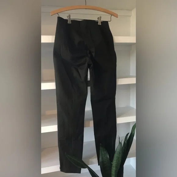 NWT Banana RepublicWomen’s olive green side zip/ankle zip pants, size 0